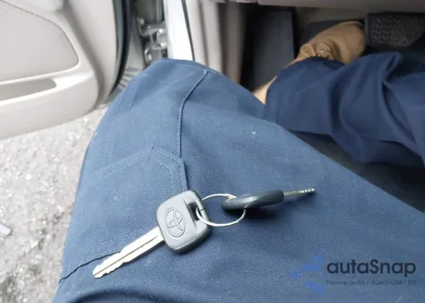 2006 Toyota Camry Le from USA, damaged, VIN 4T1BE30KX6U675218